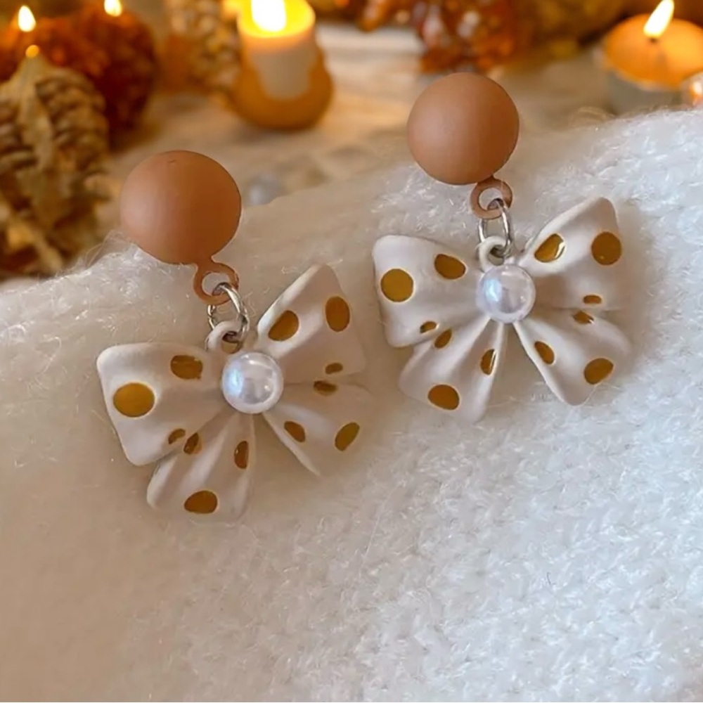 Vintage‎ Style Chic Polka Dot Bow Stud Earrings